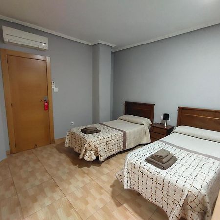 Hostal Abastos Valencia Exterior photo