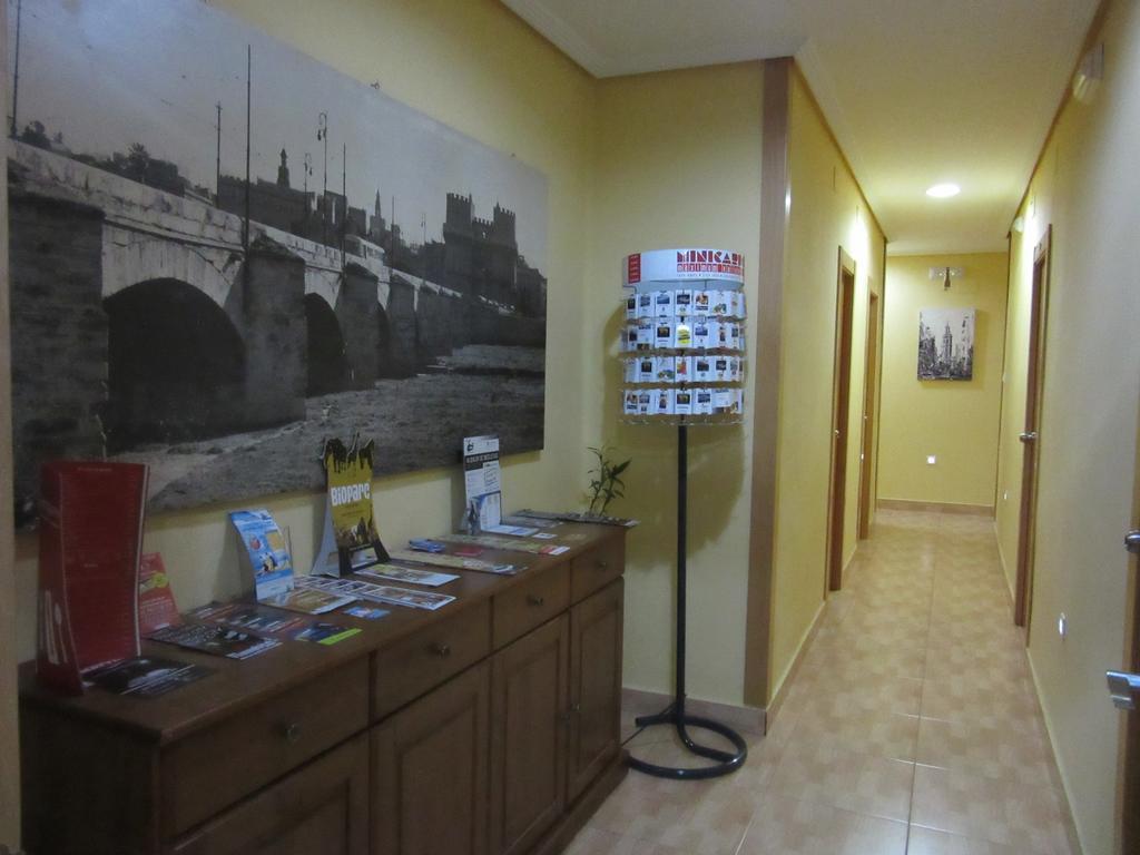 Hostal Abastos Valencia Exterior photo